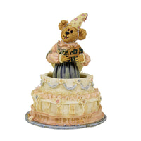 (3071) Boyds Bears Resin Gypsy Rose...Surprise!!!, 5.50 Inch, Birthday Bearstone Cake 228332