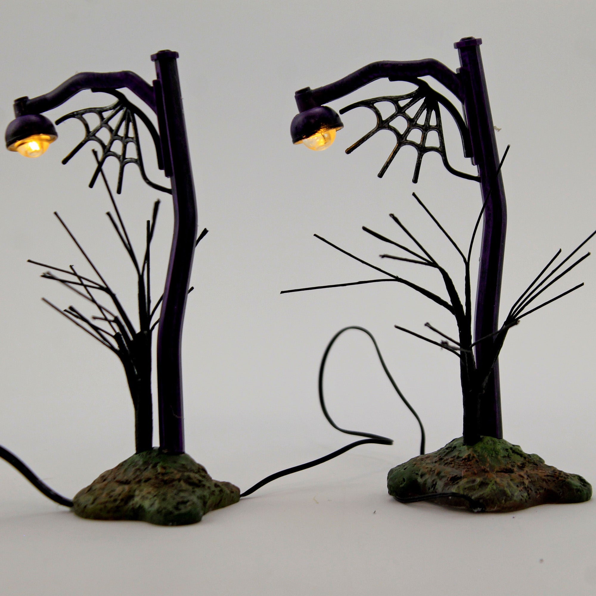 Department 56 Accessory Creepy Country Street Lights Halloween 6007713  (50856)